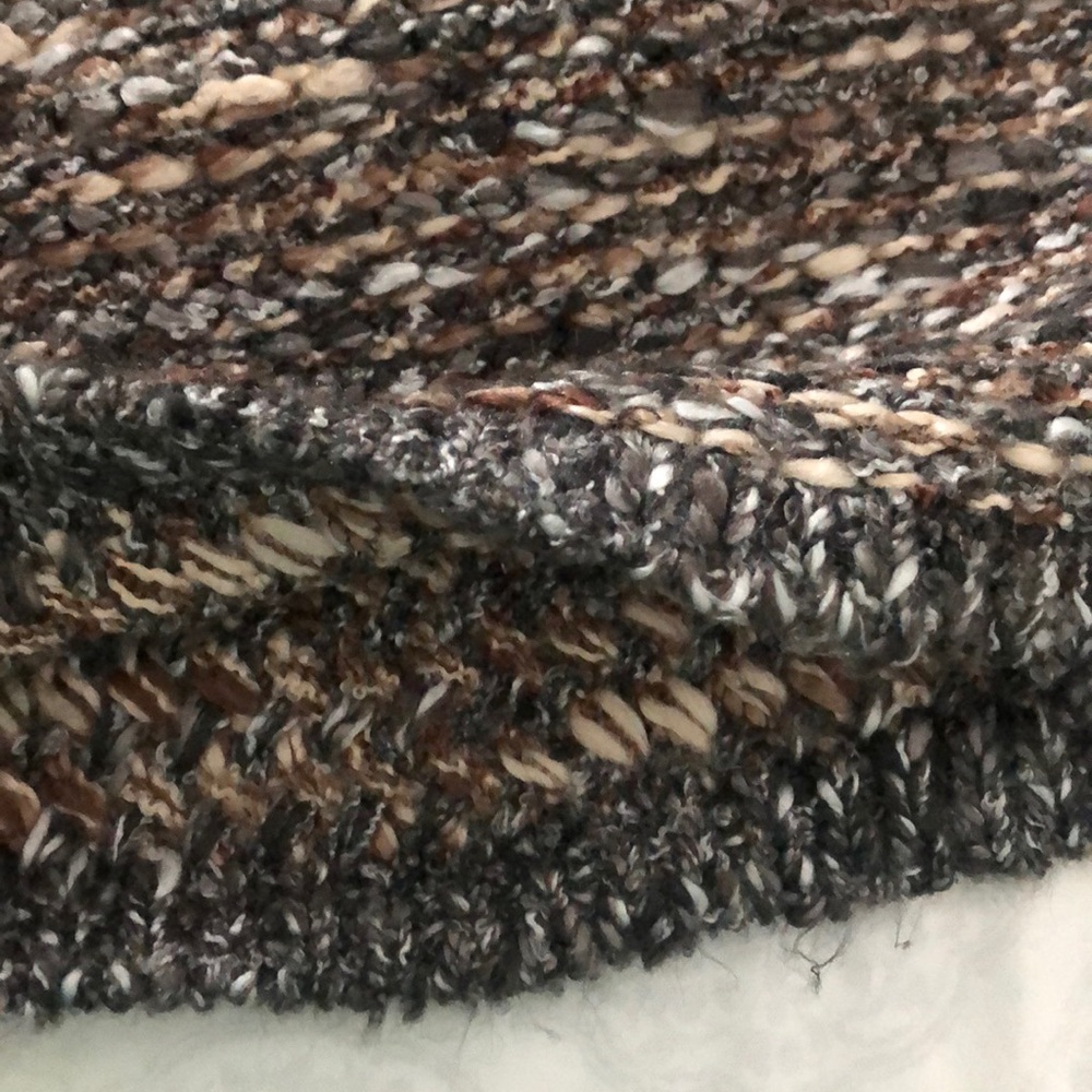 Button-front sweater - Picture 4 of 4